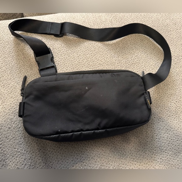 Tomtoc sling bag - Picture 2 of 5